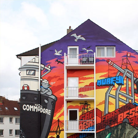 Wandkunst am Hotel Commodore in Hamburg.